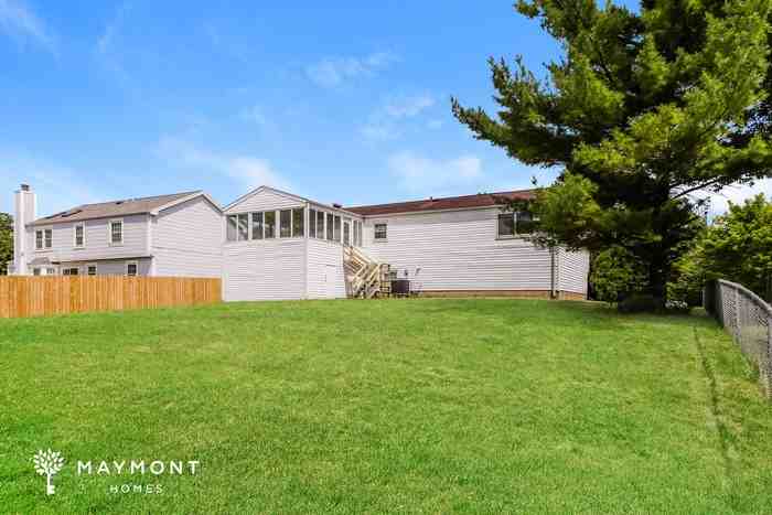 6477 Burkwood Dr - Photo 3 of 3