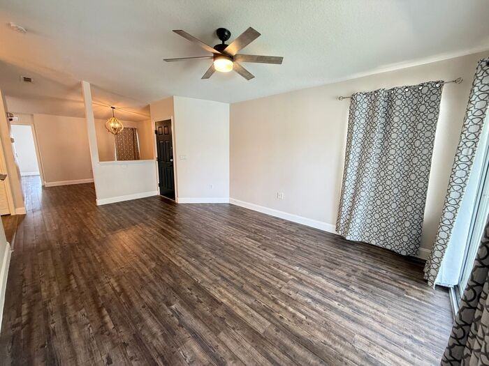 8844 Grand Palms Cir - Photo 4 of 46