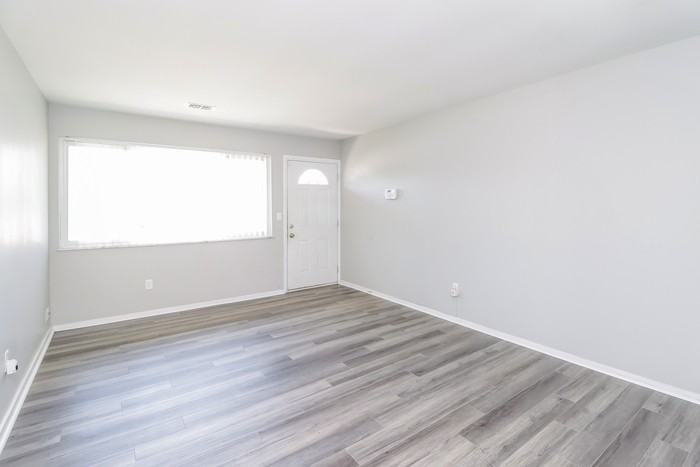 2372 Bluelark Dr - Photo 4 of 12