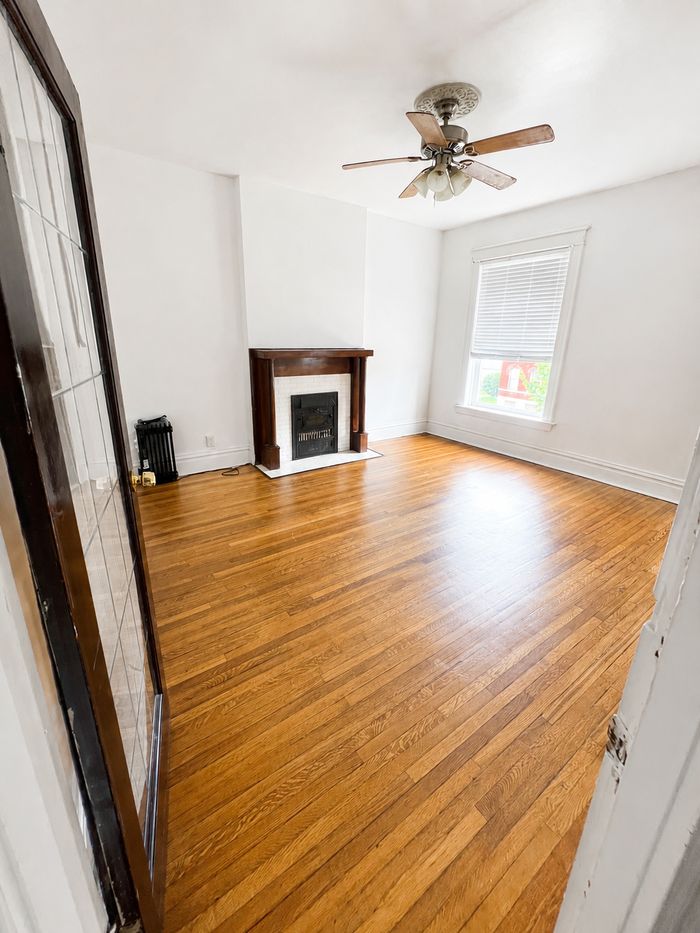 4451 Oakland Ave - Photo 5 of 8