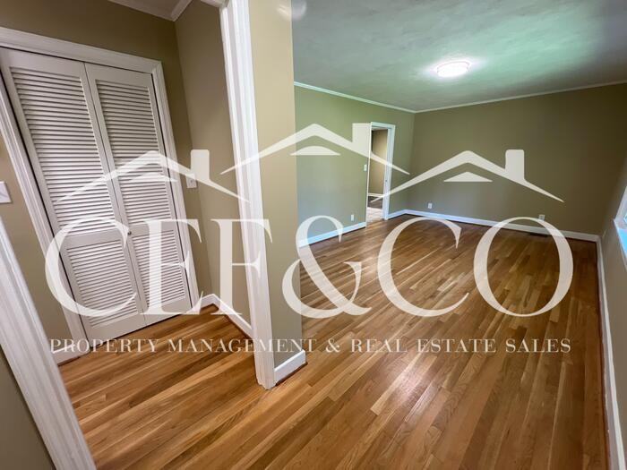 108 Overhill Dr - Photo 2 of 28