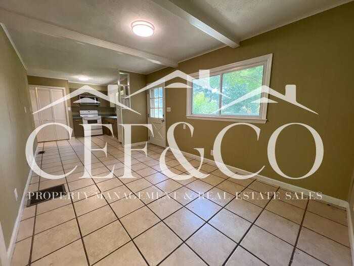 108 Overhill Dr - Photo 4 of 28