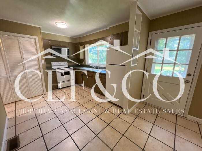 108 Overhill Dr - Photo 5 of 28