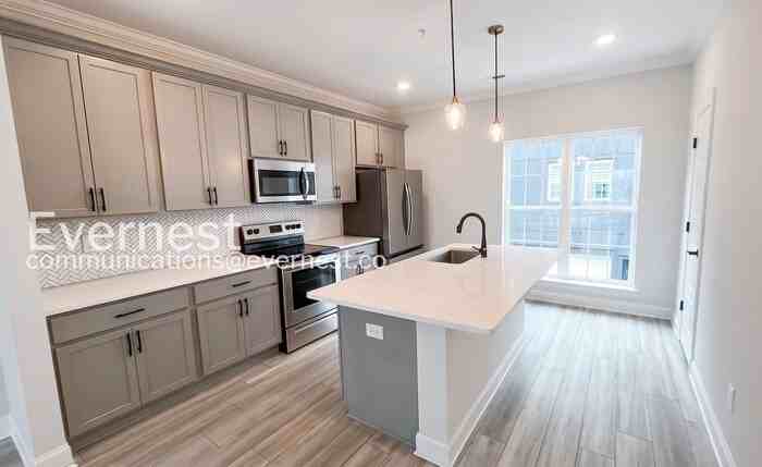 1484 Chatt City Way - Photo 3 of 22