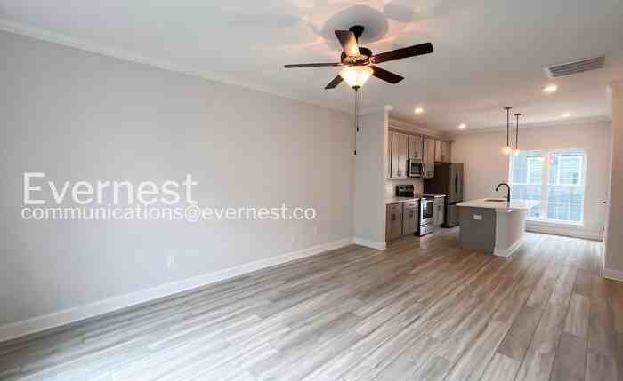1484 Chatt City Way - Photo 4 of 22