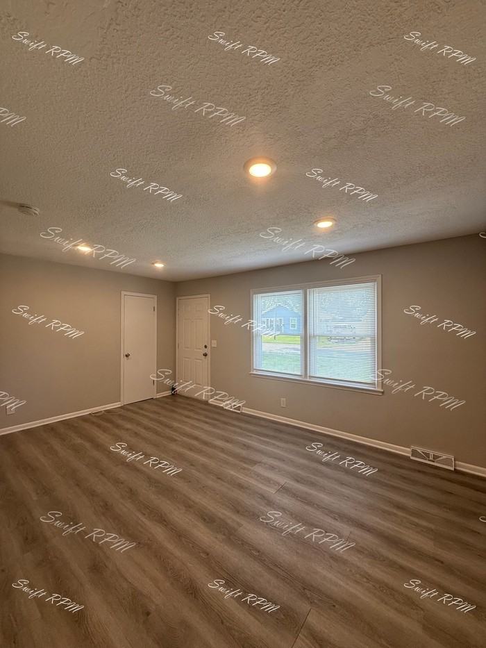 1206 E Loula St #2-1 - Photo 3 of 16