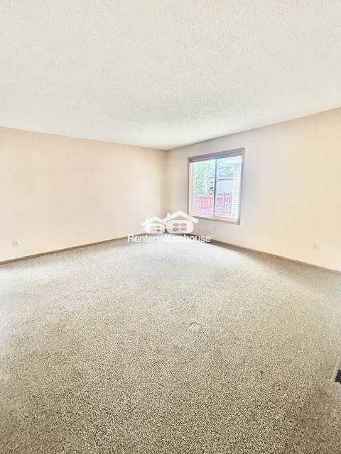 817 10 1/2 Ave S - Photo 3 of 31