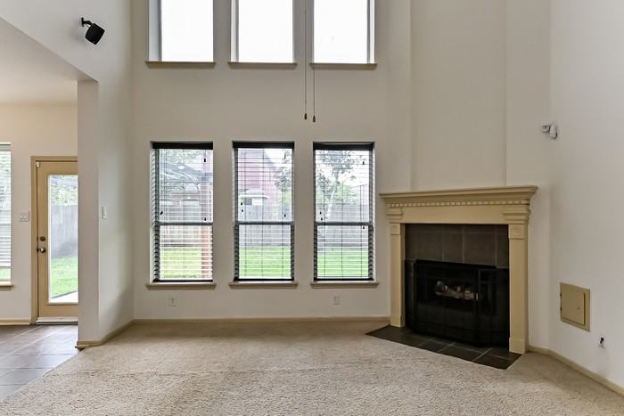 1902 Eden Glen Ln - Photo 3 of 15