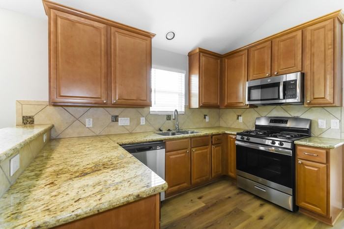 5047 Gulf Stream Ln - Photo 6 of 21
