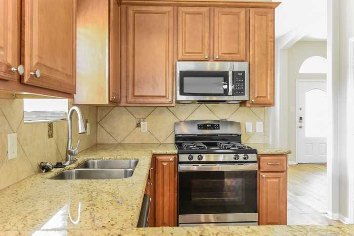 5047 Gulf Stream Ln - Photo 7 of 21