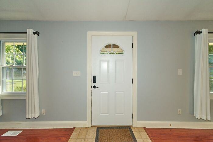 5514 Winthrop Ave - Photo 3 of 19