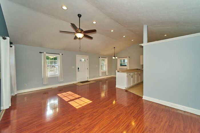 5514 Winthrop Ave - Photo 4 of 19