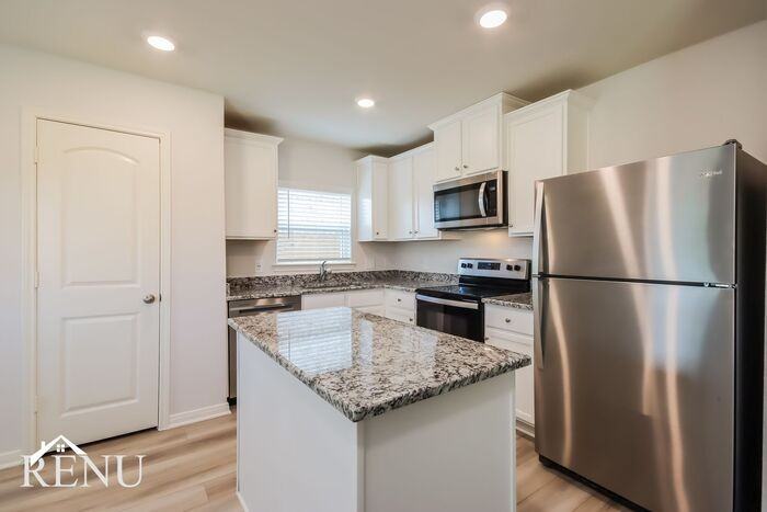 10421 Sweetwater Creek Dr - Photo 3 of 23