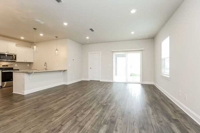 2432 Elmcroft Ave - Photo 7 of 24