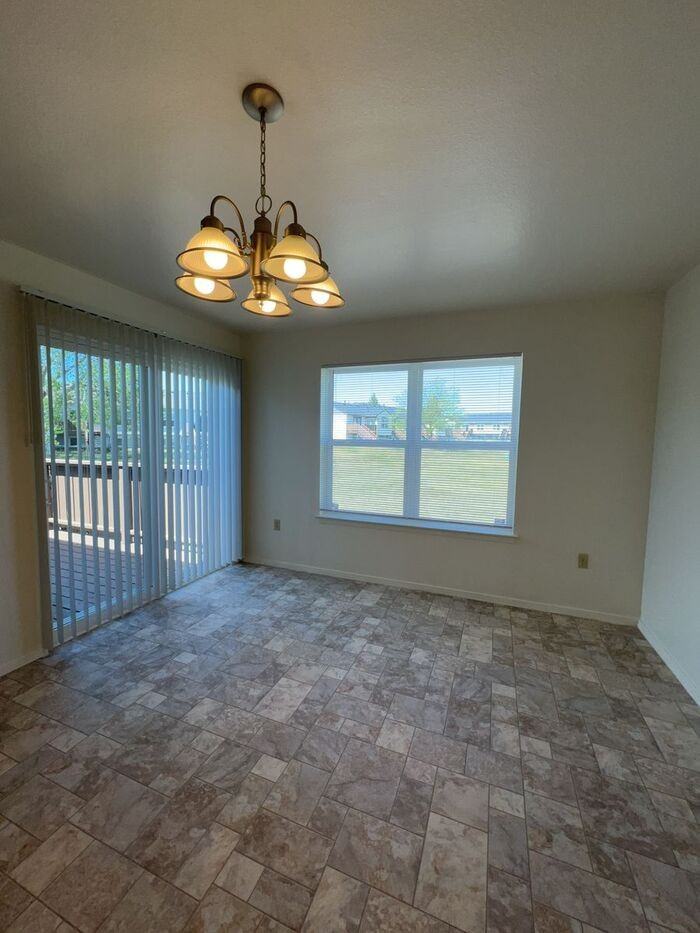342 Sacajawea Ct - Photo 3 of 8