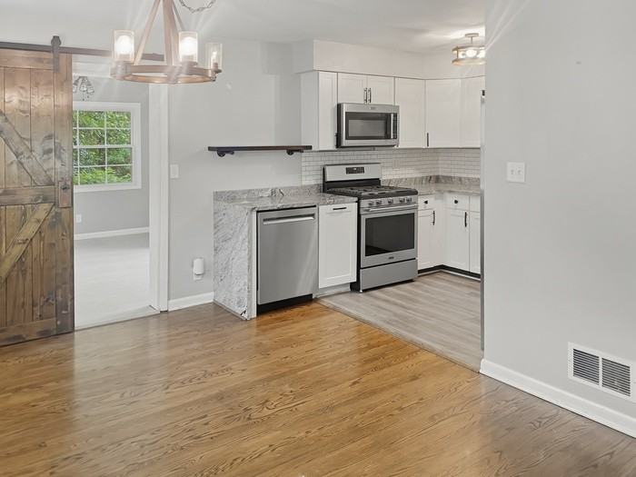 221 Sergeant Ave - Photo 4 of 27