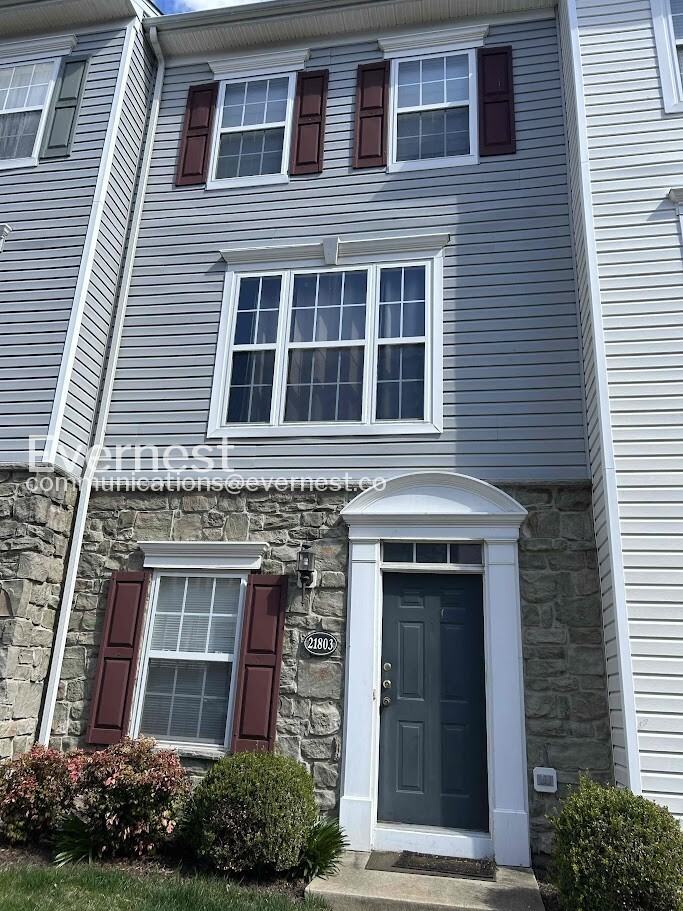 21803 Flanders Ct - Photo 3 of 13