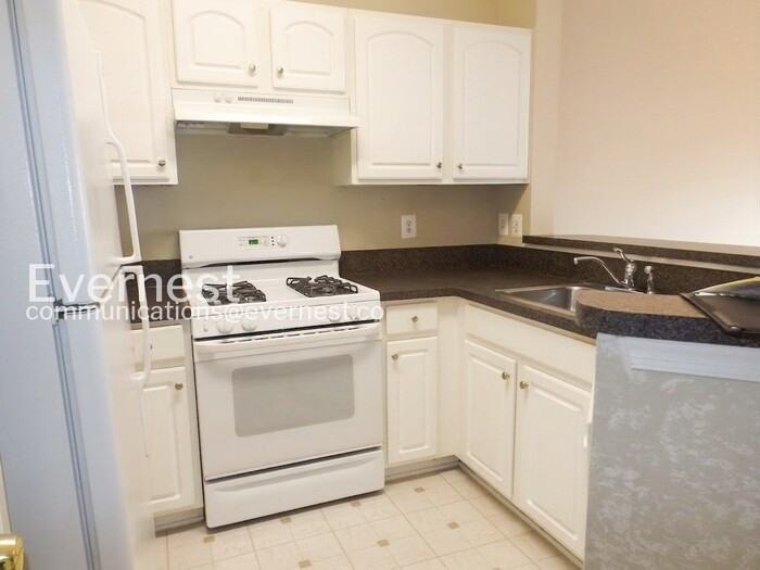 21803 Flanders Ct - Photo 4 of 13