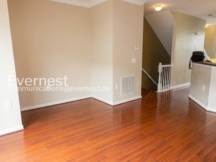 21803 Flanders Ct - Photo 5 of 13