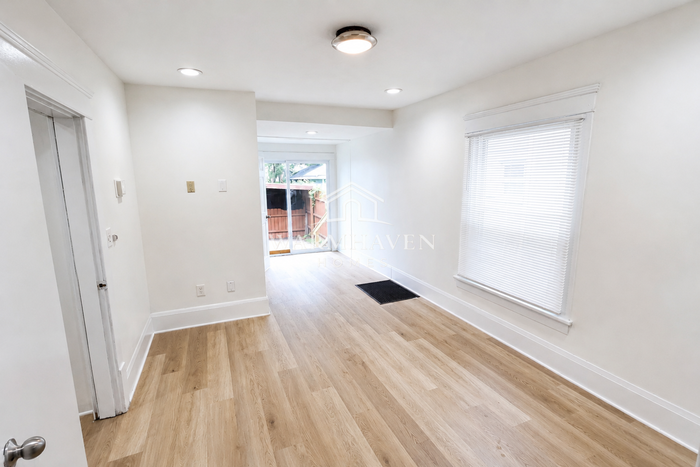 557 W Hopocan Ave - Photo 4 of 21