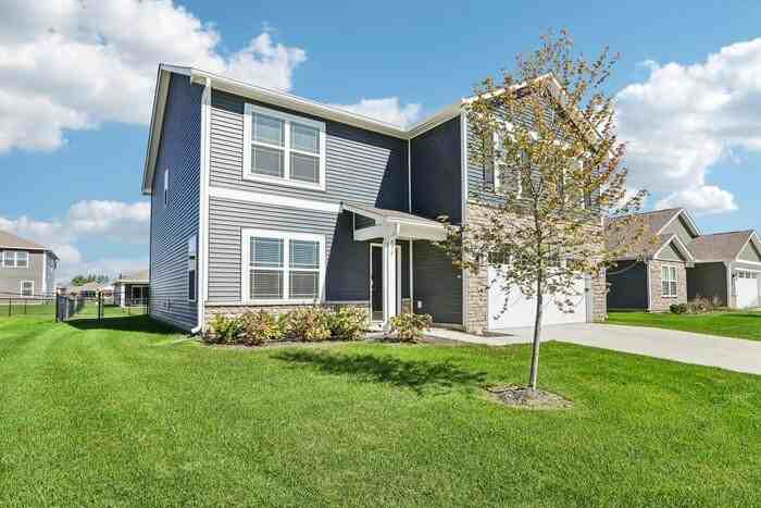663 Sandalwood Dr - Photo 2 of 34