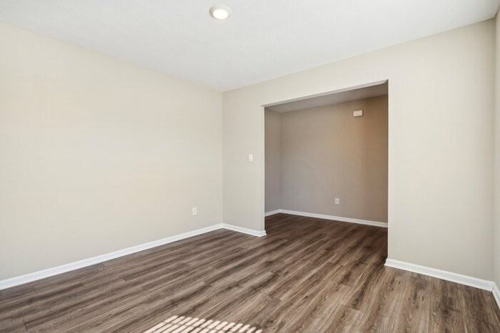 663 Sandalwood Dr - Photo 5 of 34