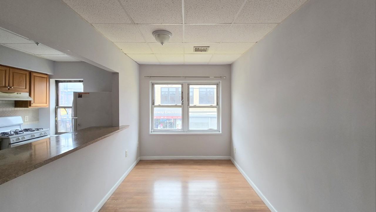 61 Broadway #1 - Photo 3 of 12