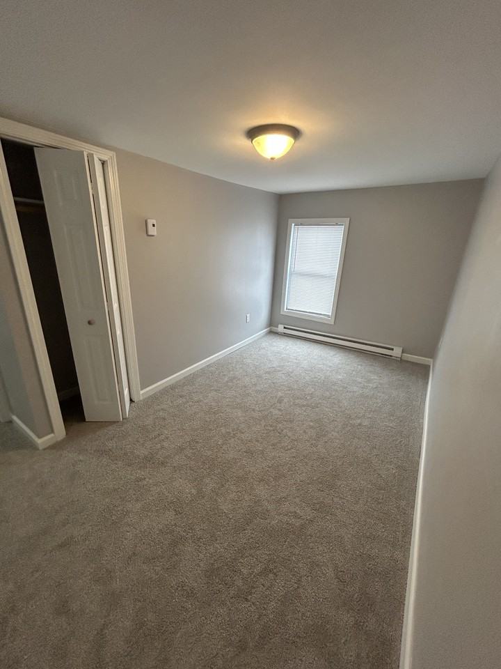 300 Main St #B - Photo 6 of 8
