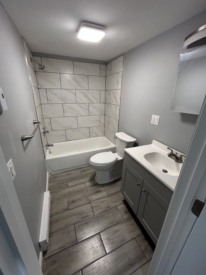 300 Main St #B - Photo 7 of 8