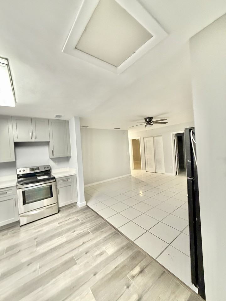 2941 Nw 195th St - Photo 4 of 8
