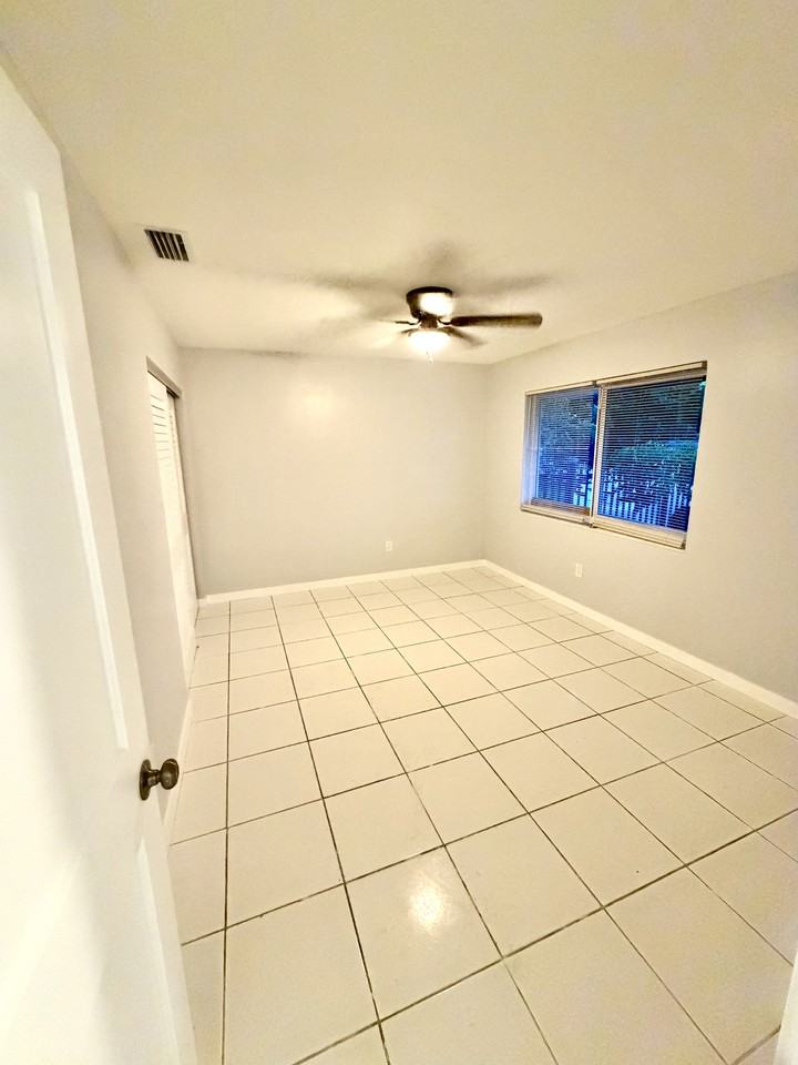 2941 Nw 195th St - Photo 6 of 8