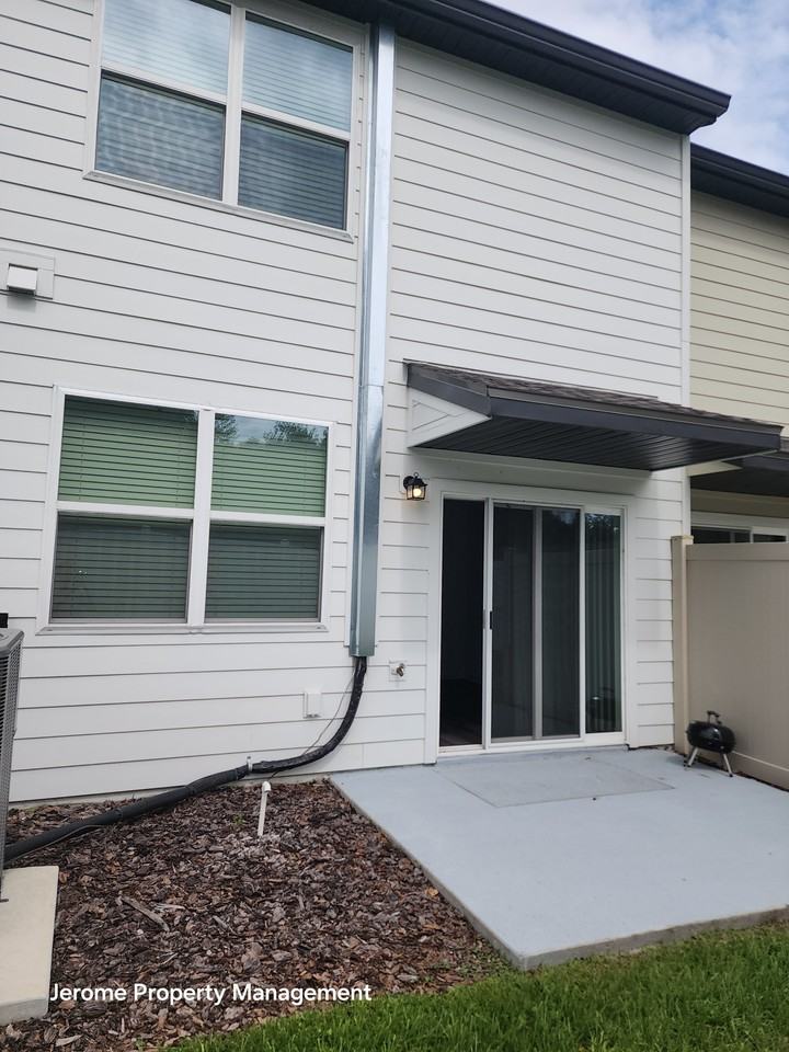 11805 Sylvia St #11805 - Photo 6 of 21