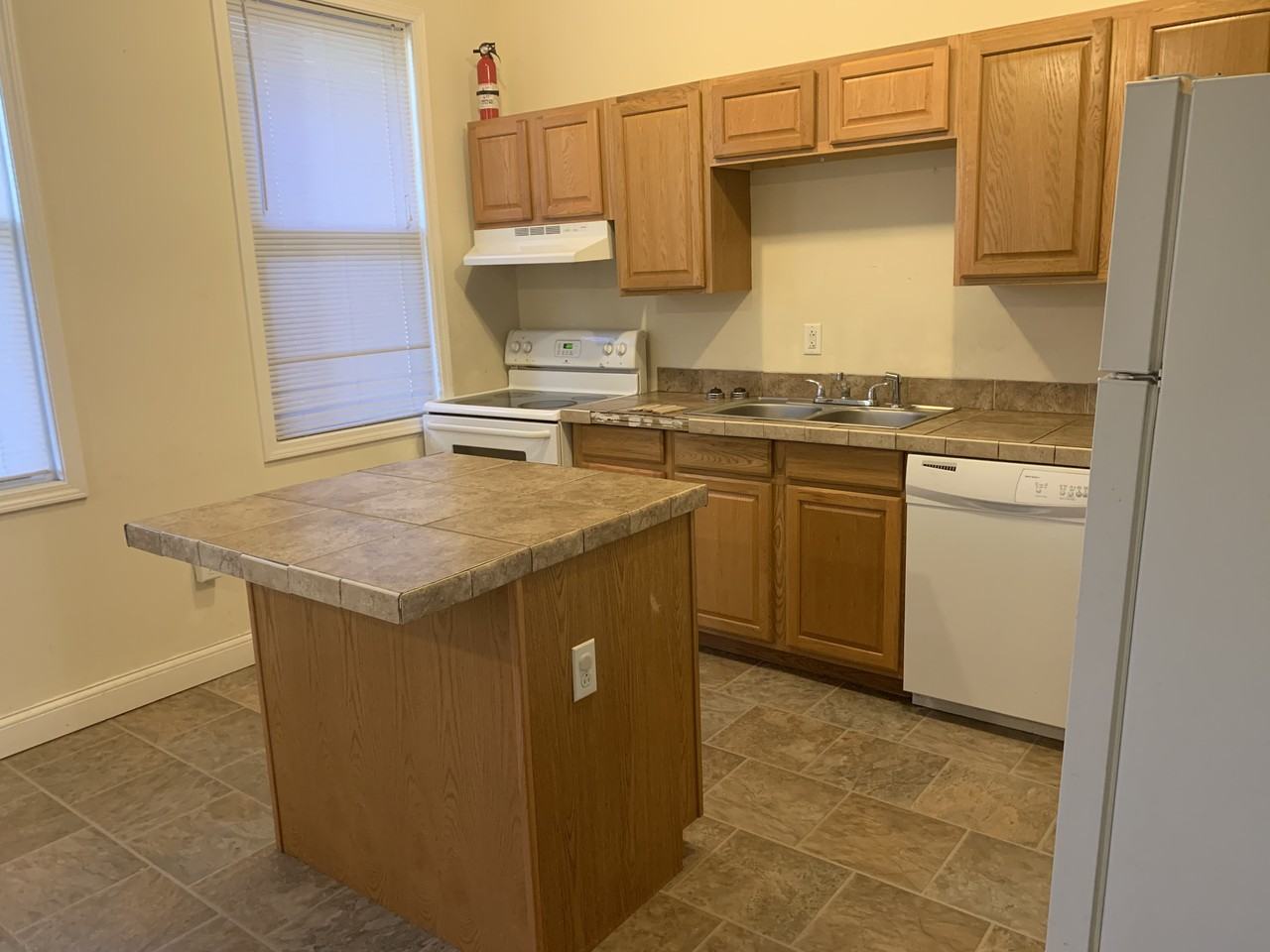 649 Midland Ave #2APT - Photo 3 of 10