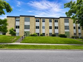 featured image of 2036 Catalpa Dr #B