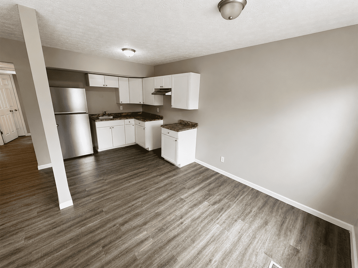 2036 Catalpa Dr #B - Photo 2 of 9