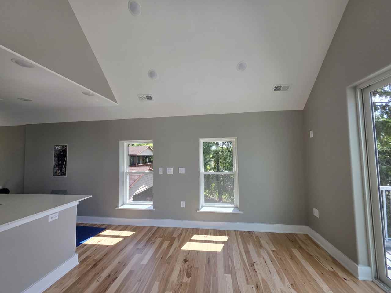 414 Park Ave - Photo 2 of 16