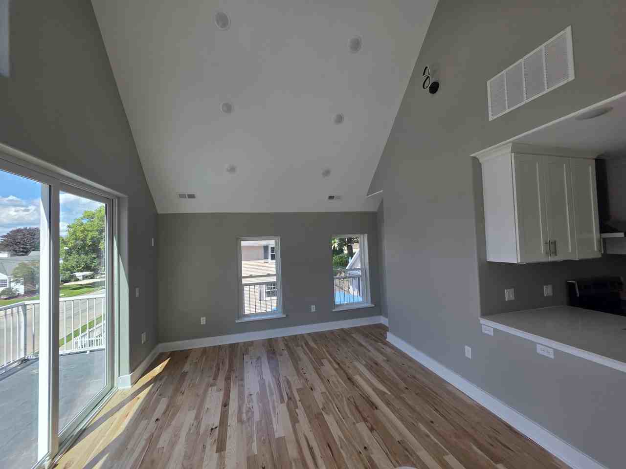 414 Park Ave - Photo 3 of 16