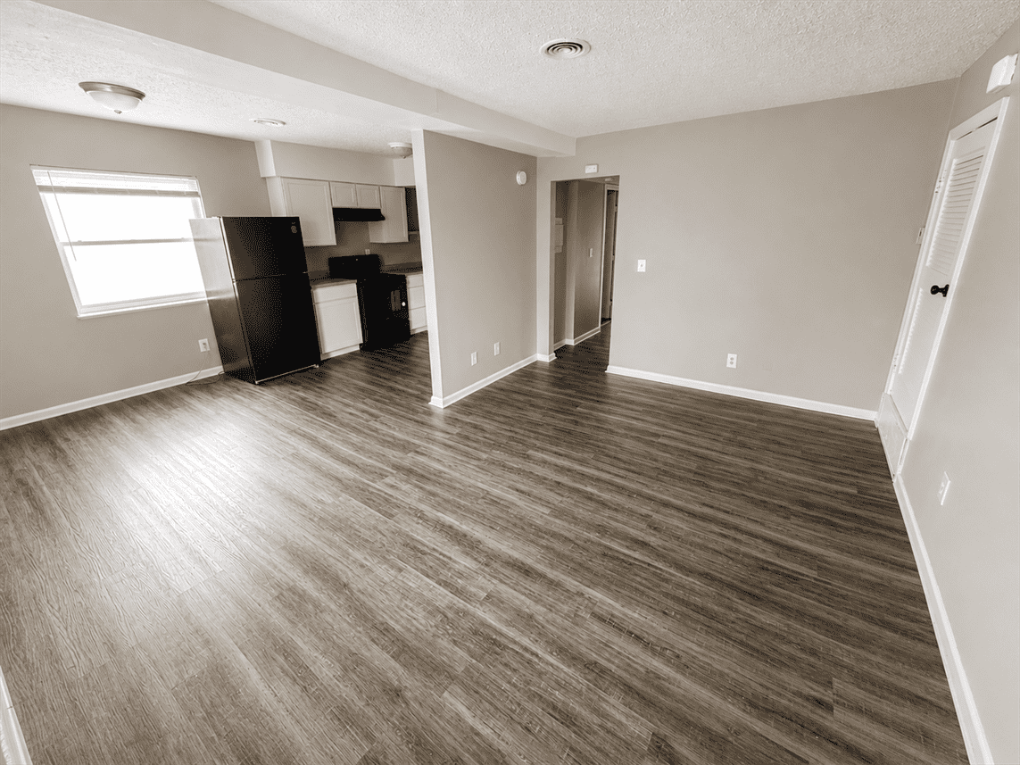 2036 Catalpa Dr #E - Photo 3 of 8