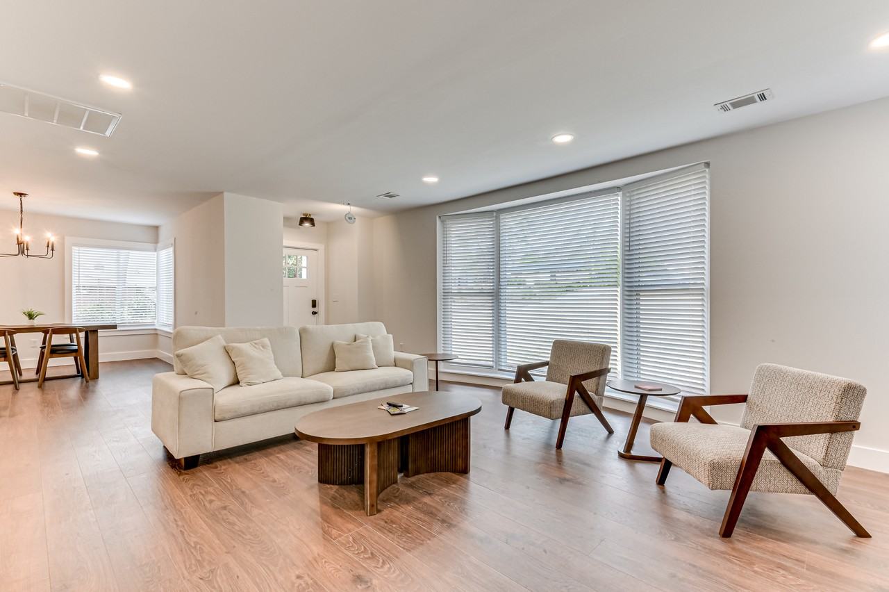 1813 Courtney Dr #NA - Photo 3 of 15
