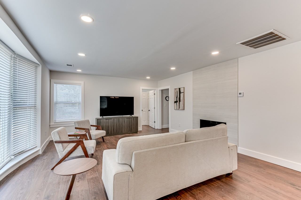 1813 Courtney Dr #NA - Photo 4 of 15