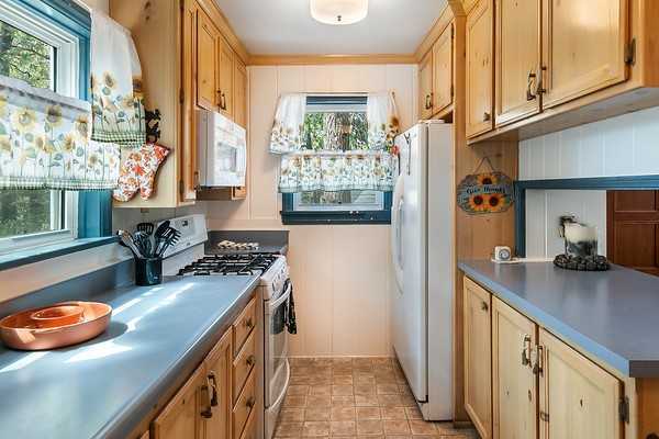 2726 View Dr #MAIN - Photo 6 of 19