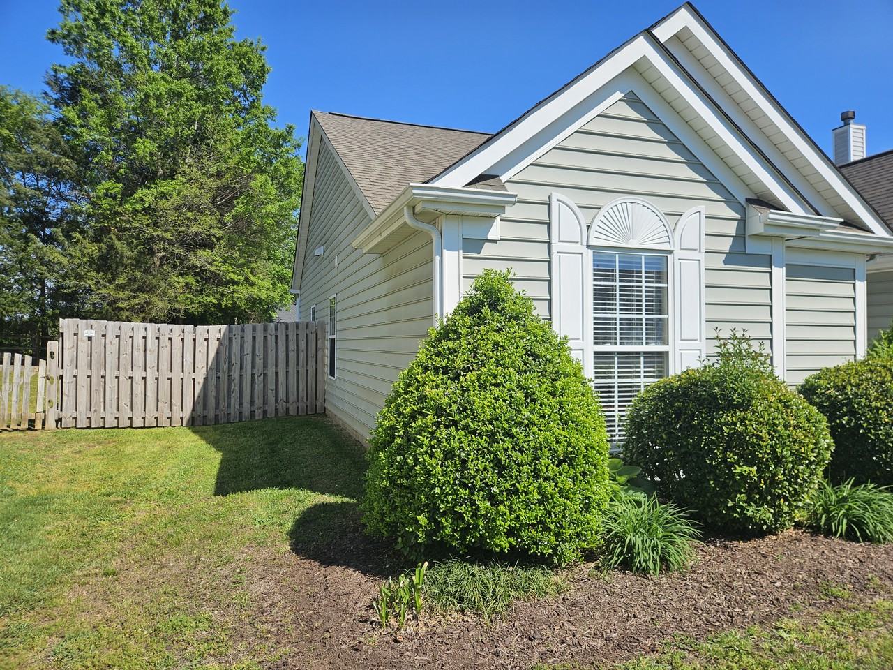 3914 Cedar Hill Dr #NA - Photo 4 of 31
