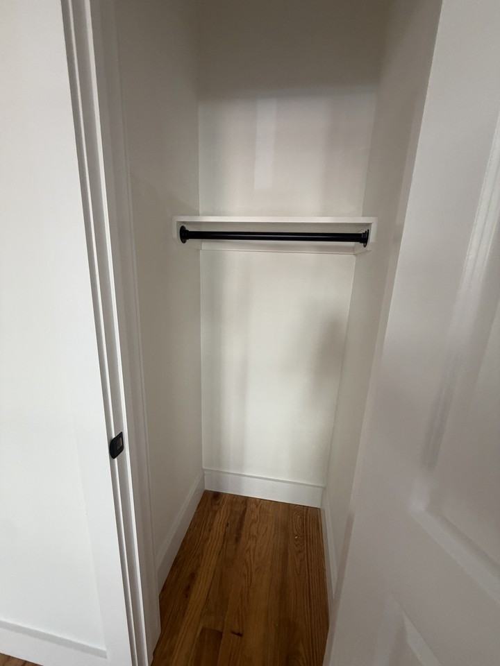 2501 West St #1F - Photo 4 of 9