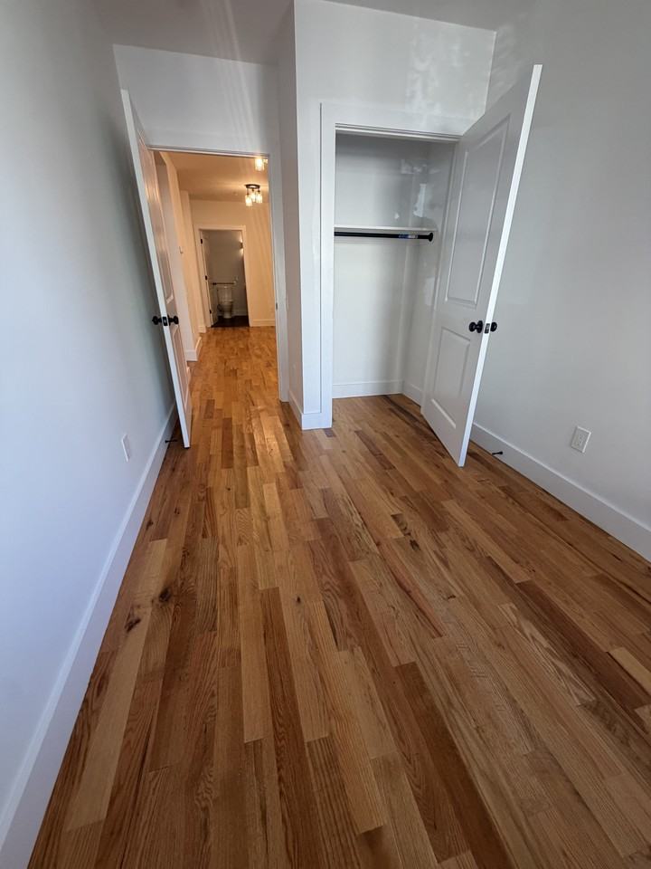 2501 West St #1F - Photo 5 of 9