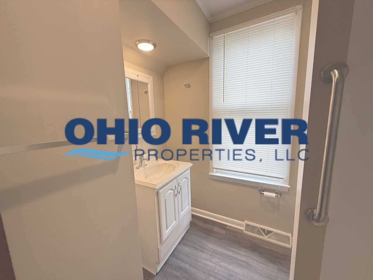 703 Adams St #703 - Photo 4 of 10