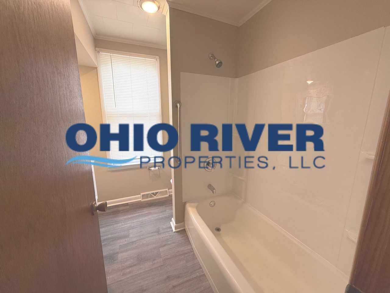 703 Adams St #703 - Photo 5 of 10