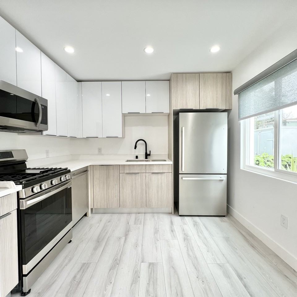 2034 S Garth Ave #1 - Photo 2 of 29