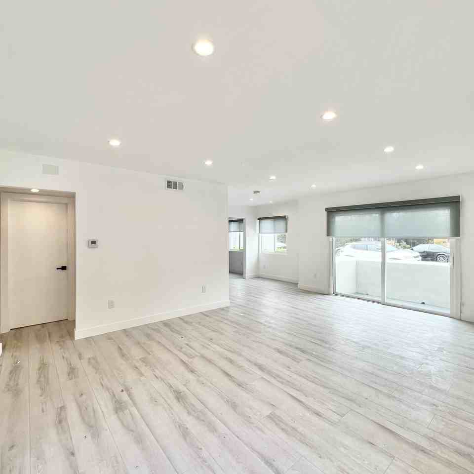 2034 S Garth Ave #1 - Photo 6 of 29