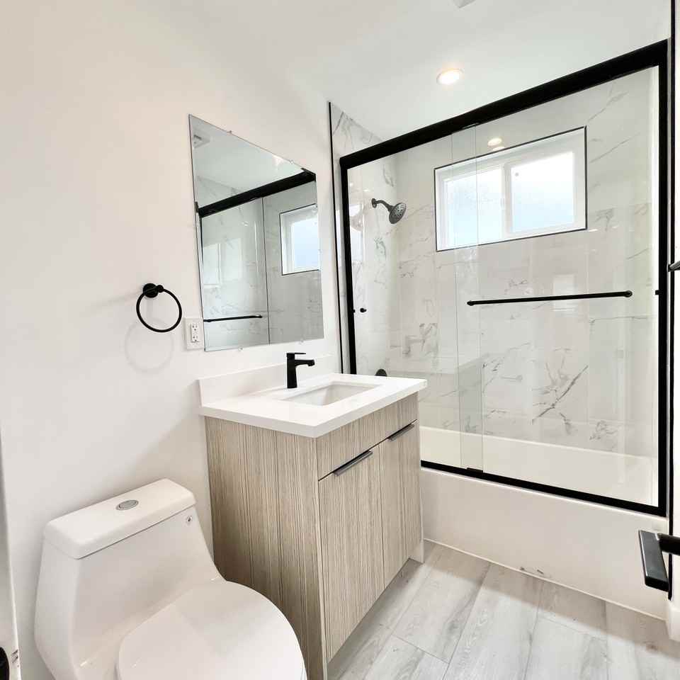 2034 S Garth Ave #1 - Photo 7 of 29
