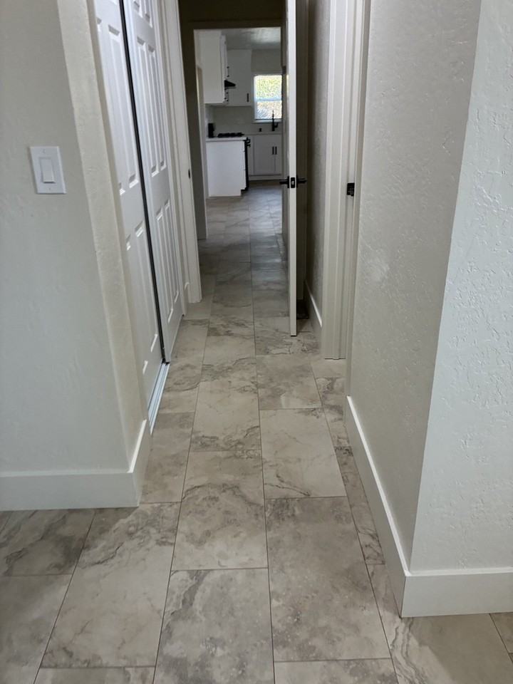 627 S Chinowth St #1 - Photo 3 of 10